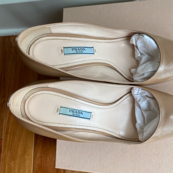 Prada Saffiano Leather Platform Pumps, Size 39.5 - Picture 9 of 16